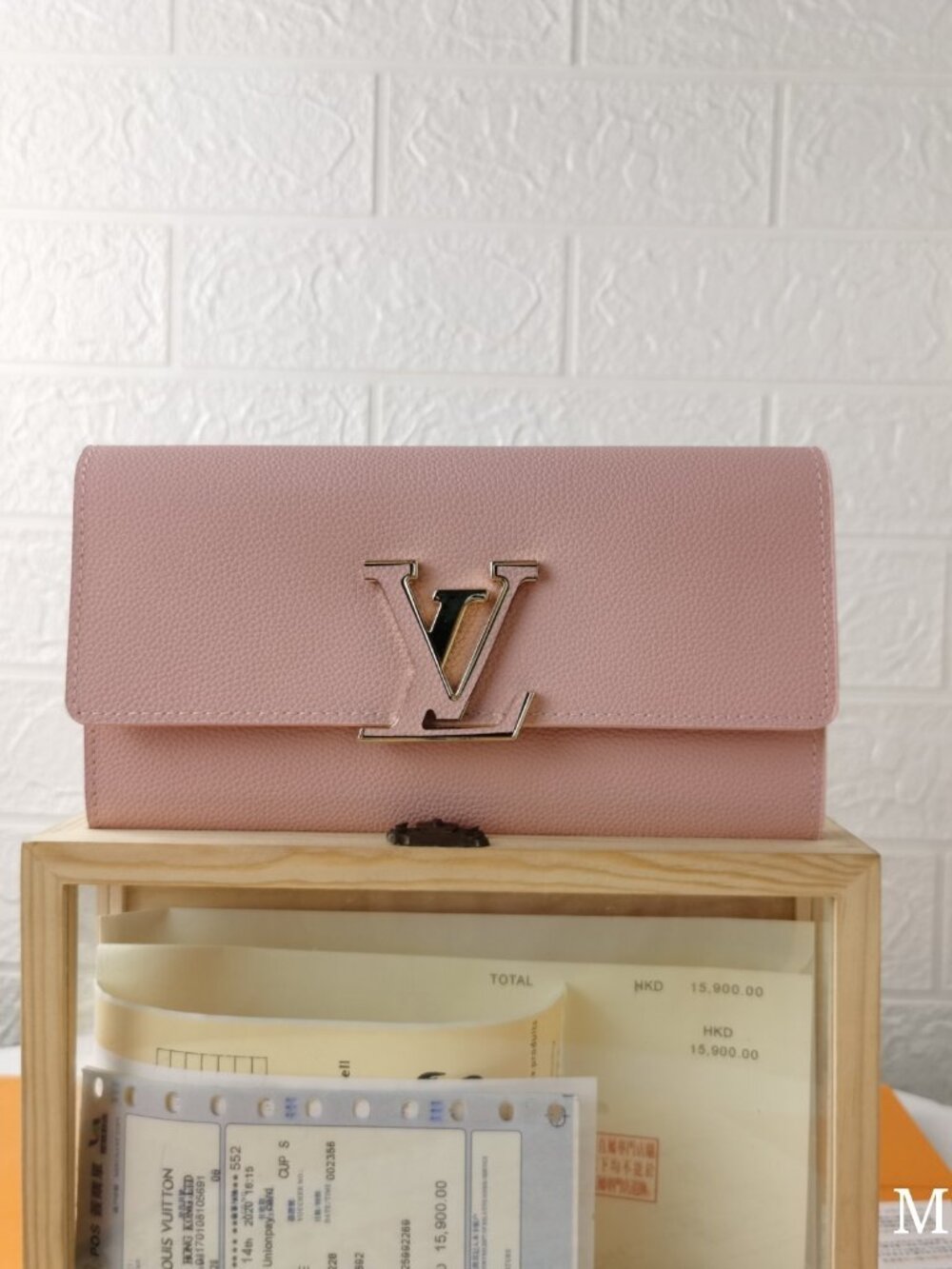 Louis Vuitton Capucines Long Wallet in Rose Pink